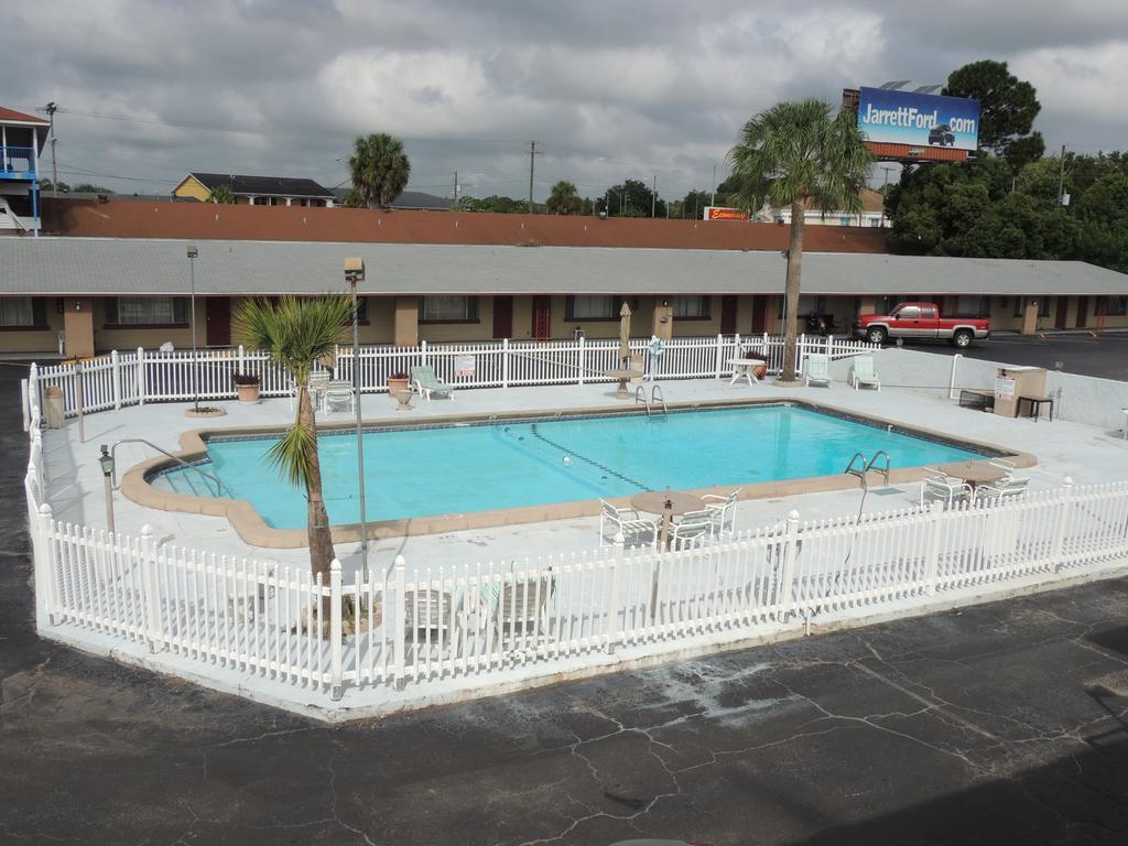 Rodeway Inn & Suites Winter Haven Chain Of Lakes Rum bild
