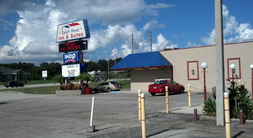 Rodeway Inn & Suites Winter Haven Chain Of Lakes Exteriör bild