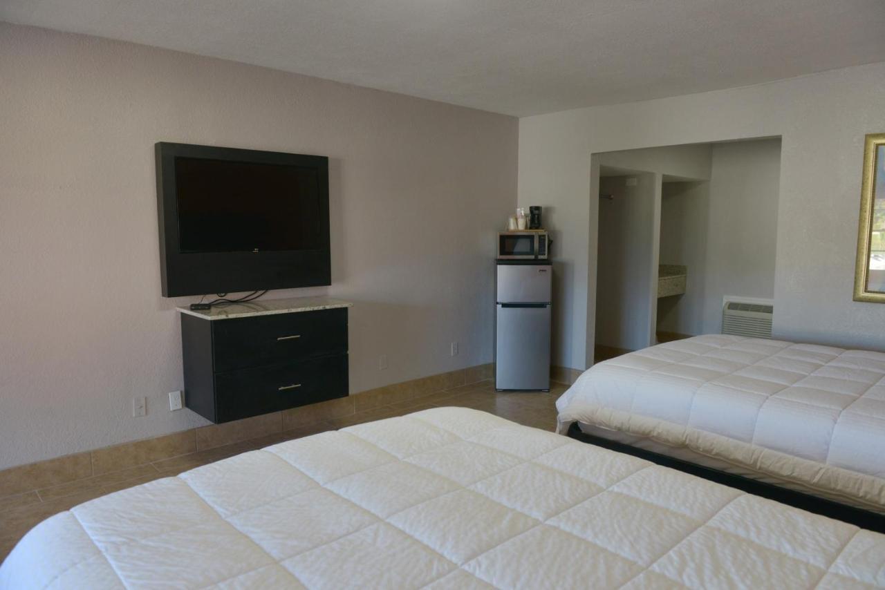 Rodeway Inn & Suites Winter Haven Chain Of Lakes Exteriör bild