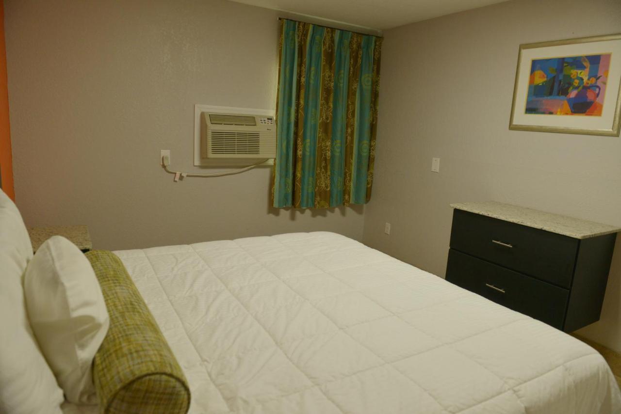 Rodeway Inn & Suites Winter Haven Chain Of Lakes Exteriör bild