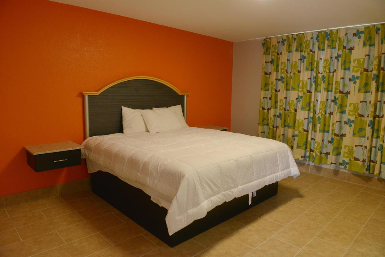 Rodeway Inn & Suites Winter Haven Chain Of Lakes Exteriör bild